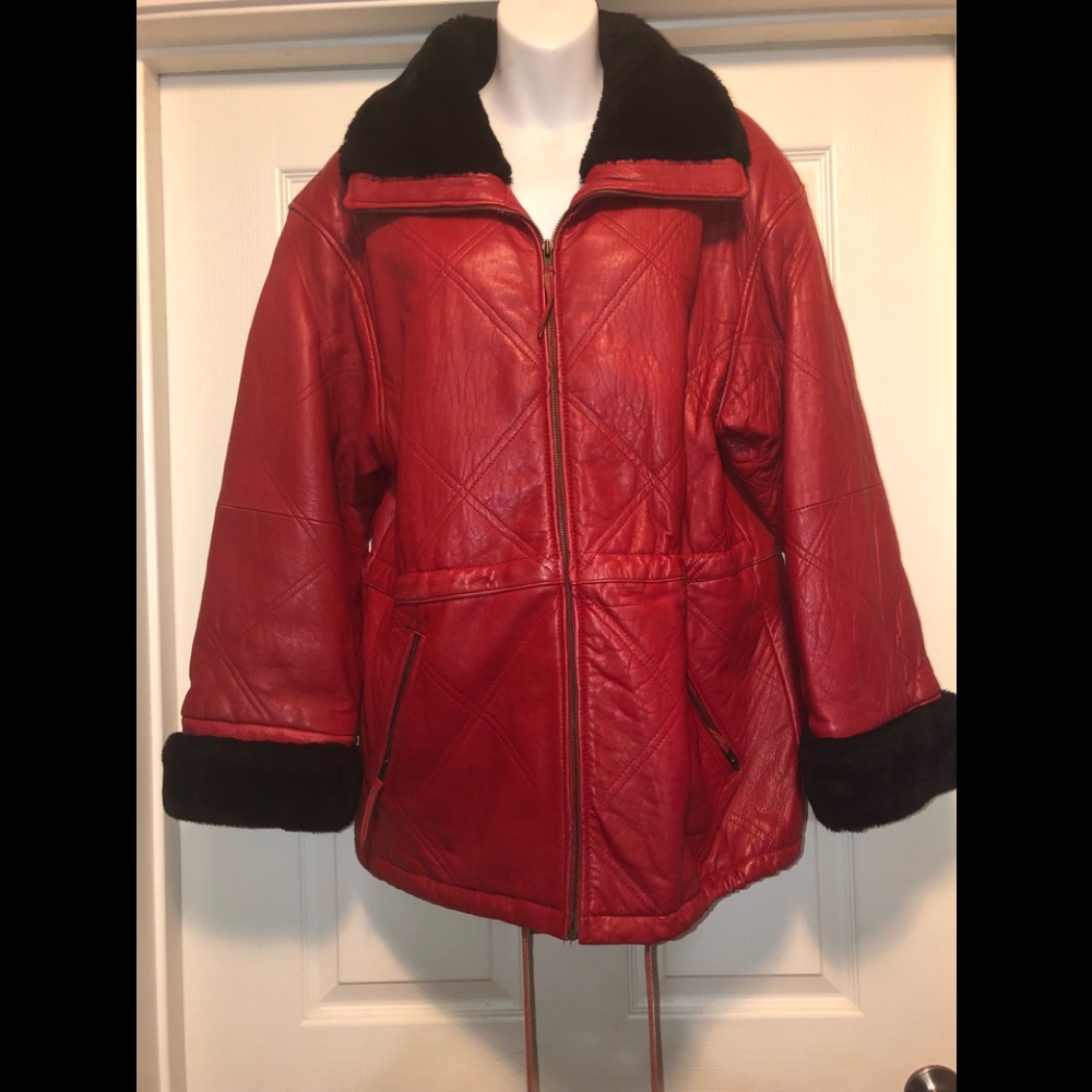 LADIES LEATHER COAT